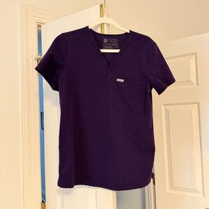 Figs XS Catarina one pocket Purple Scrub Top